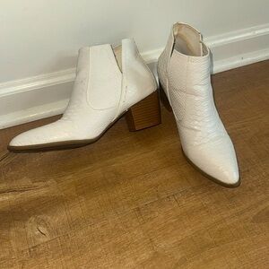Women’s white booties size 10